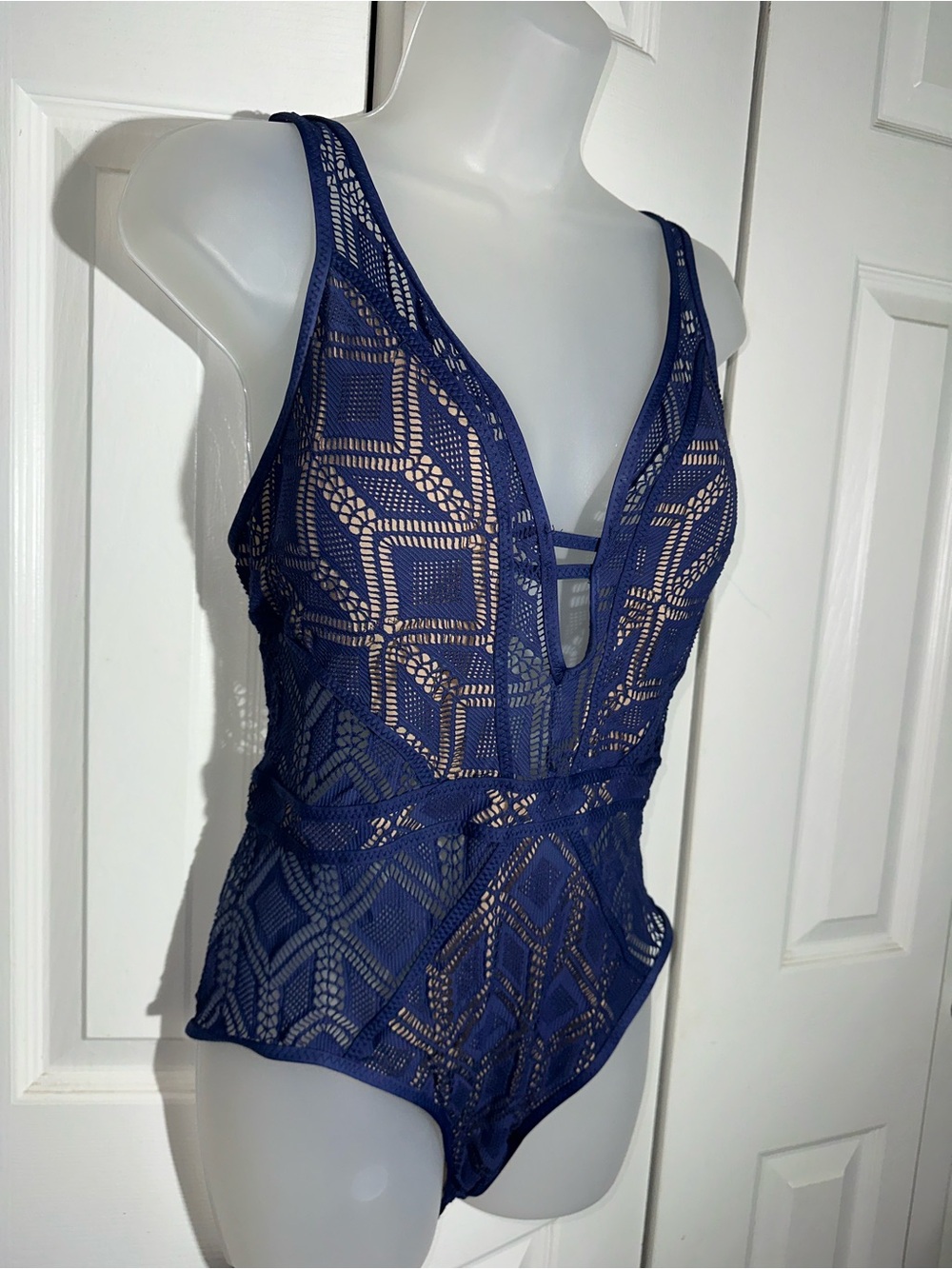 Becca Show & Tell Blue One-Piece Swimsuit Sz Large Bathing Suit lined mesh  AA25